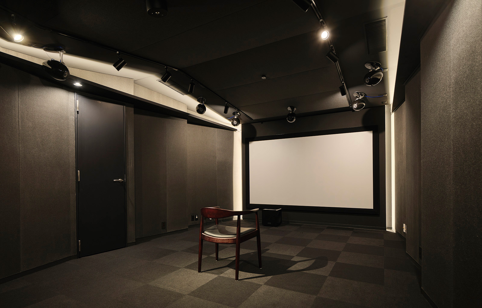 BLACKの写真、部屋全景