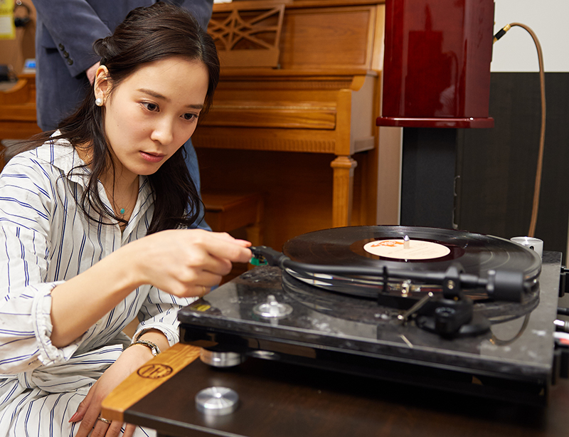 レコードの針を落とす オファー