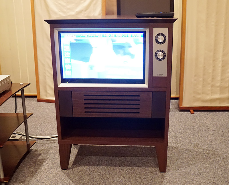 昭和にタイムスリップ レトロな 家具調液晶テレビ Ereo の実物を見た Phile Web