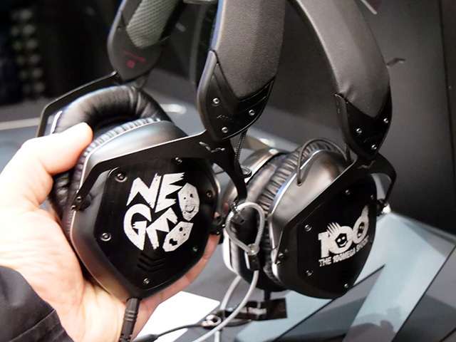 ポタフェス＞V-MODAのNEOGEOヘッドホン先行体験／Skullcandyの震える