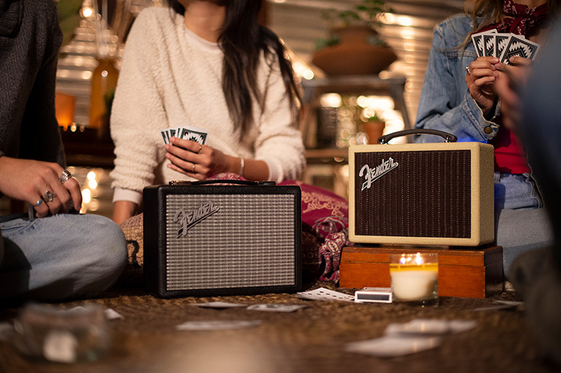 Fender、ギターアンプデザインの新Bluetoothスピーカー「INDIO