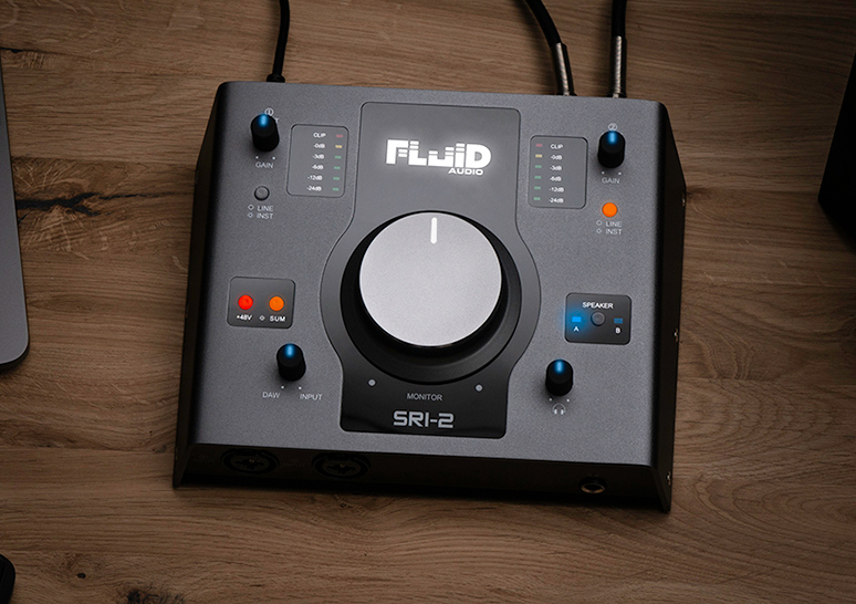 Fluid Audio、スピーカー2本を切り替えながらモニタリングできるUSB