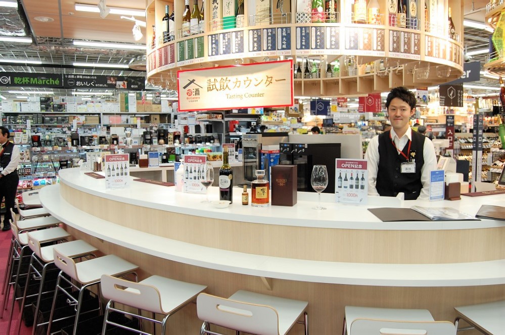 ビックカメラ所沢駅店 オープン 非家電含めた全カテゴリー網羅 好評 試飲カウンター など体感 体験をアピール Phile Web