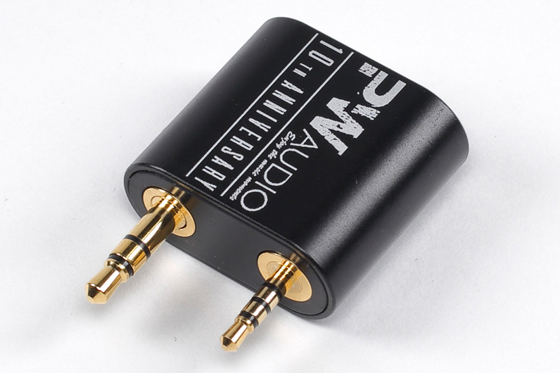 PW AUDIO、4.4mm変換プラグ「AK TO 4.4F/L」。Astell&Kern製品に接続可能 - PHILE WEB