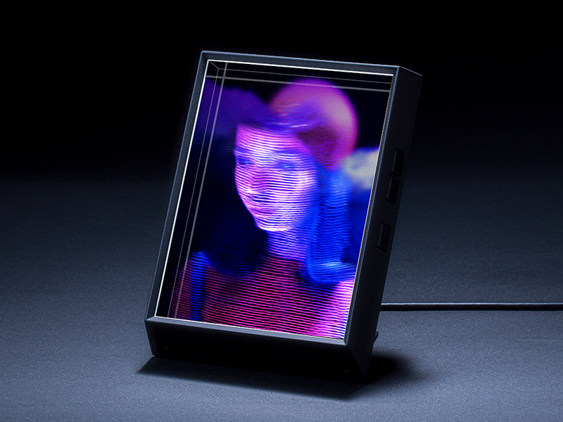 iPhone写真も裸眼3Dにできるディスプレイ「Looking Glass Portrait