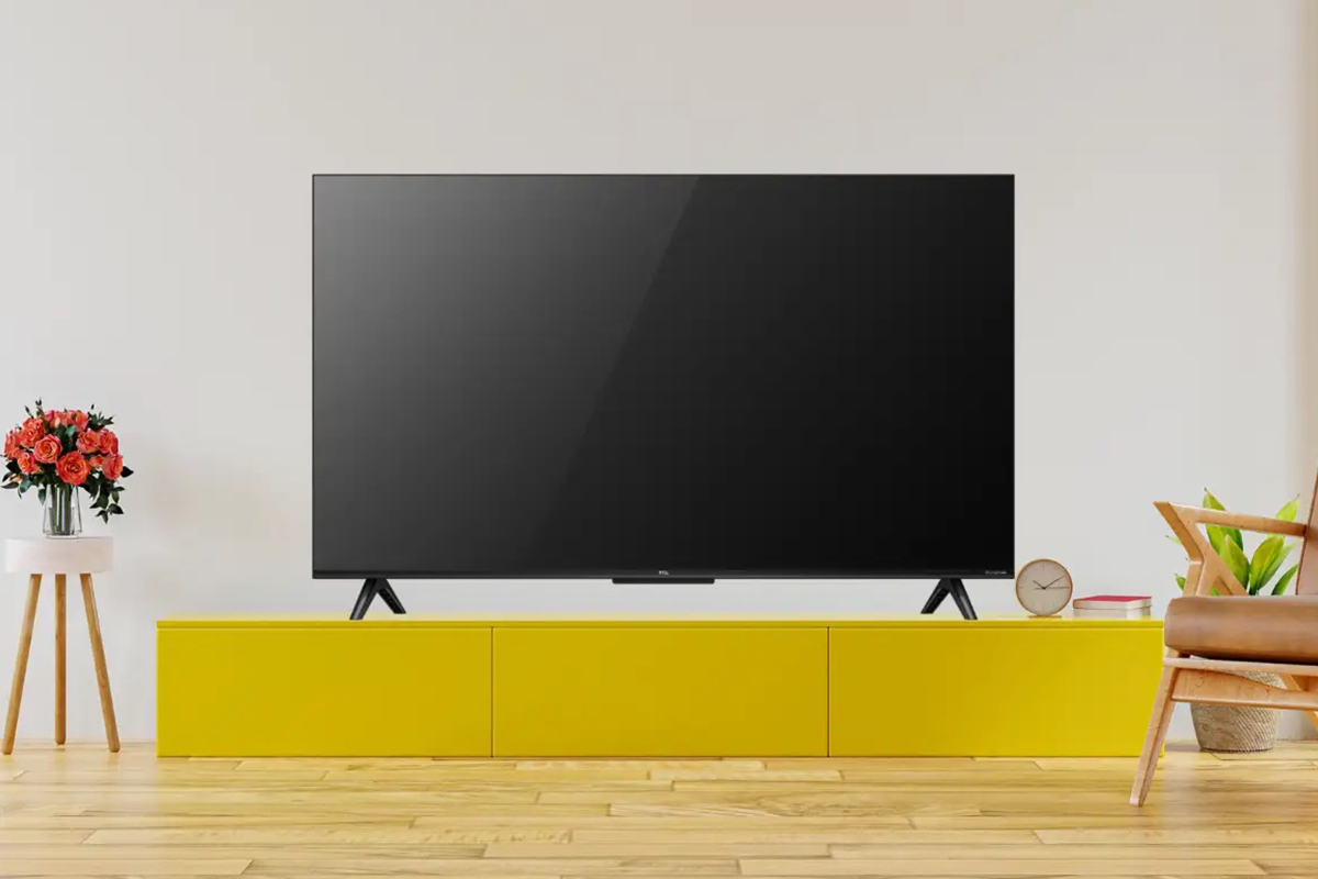 エディオン、TCL共同開発の43型チューナーレス4Kテレビの先行予約販売