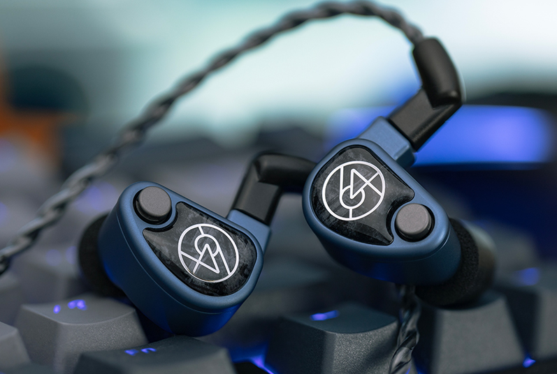 64 Audio、4ドライバーのハイブリッド型ユニバーサルIEM「U4s」。独自