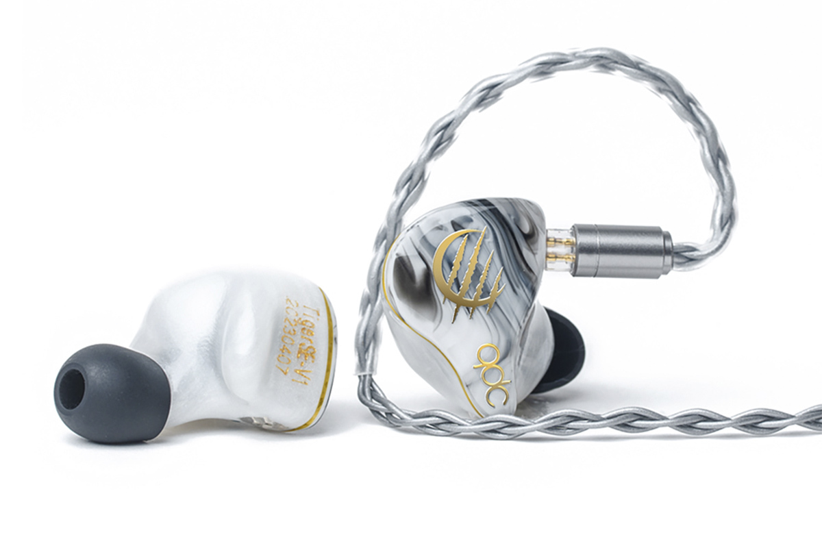 qdc、6BA+2ESTのハイブリッドユニバーサルIEM「WHITE TIGER II」。グローバル展開用にリバイバル - PHILE WEB