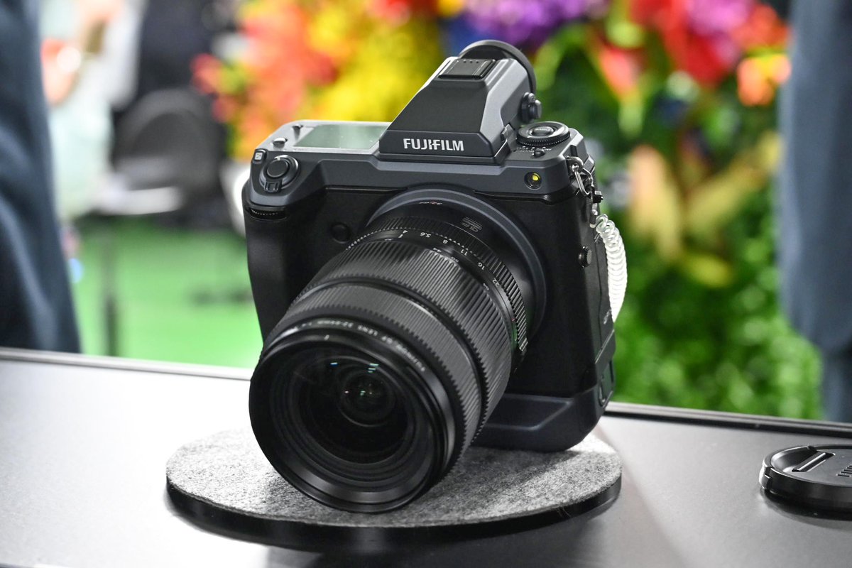 【格安人気】【新品未使用】FUJIFILM XF10 (APSCセンサーコンデジ ) デジタルカメラ