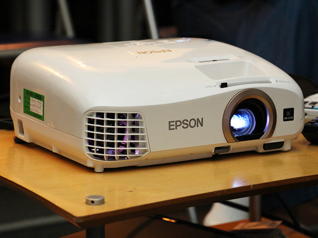 EPSON EH-TW5350 ホームシアタープロジェクター