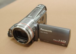 パナソニック、1920フルHDビデオカメラを2機種を発売 － 上位機は3MOS