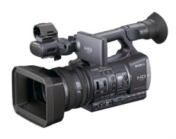 ソニー ハイアマ向けモデル初のavchd対応ビデオカメラ Hdr Ax2000