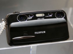 フジフイルム、HDの3D動画撮影にも対応したデジカメ「FinePix REAL 3D W3」を発売 (1/2) - PHILE WEB