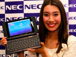 NEC、Android搭載の“現代版モバイルギア”「LifeTouch NOTE」を発売