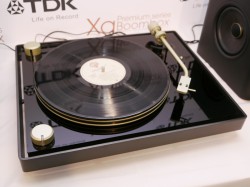 イメーション、TDK Life on RecordのUSB録音対応アナログプレーヤーを