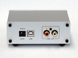 ラトック、96/24対応USB-DAC搭載の小型据え置きヘッドホンアンプ