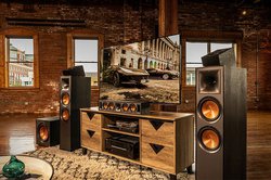 Klipsch、独自Tractrixホーン搭載のスピーカーシステム