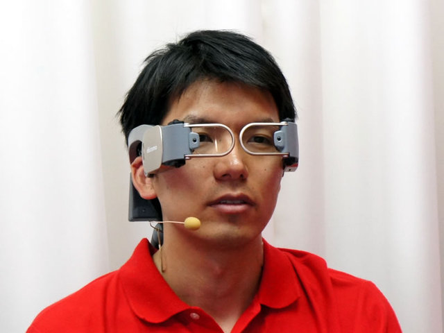 画像10 Ceatec ドコモ メガネ型ハンズフリーフォン や視線でページめくり可能な新技術など展示 Phile Web