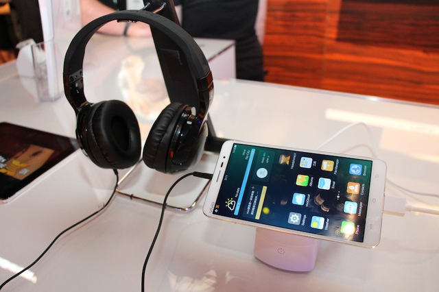 画像12 Ces Dts Dts Headphone X 搭載スマホ 最適化したヘッドホンでデモ Phile Web