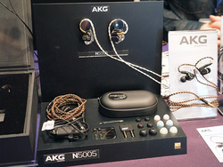 ポタ研＞AKG初のヘッドホンアンプ「K1500」間もなく発売／iFi audioのOTGケーブル - PHILE WEB