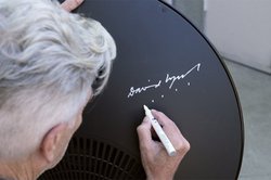 Bang & Olufsen、デヴィッド・リンチとコラボしたワイヤレススピーカー