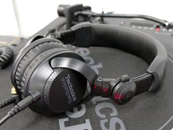 テクニクスの定番DJヘッドホン「DJ1200」が最新仕様の新モデルに。新