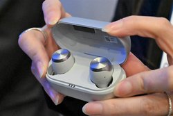 安い ces 2020 sony イヤホン