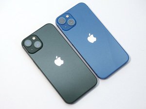 iPhone 13シリーズの新色「グリーン系」フォトレポート。13は濃厚／13 Proは透明感あふれる“緑” - PHILE WEB