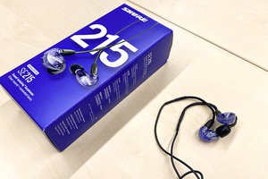 Shure、有線イヤホン「SE215 Special Edition」に新色『パープル