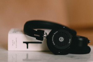 GRADO、aptX Adaptive対応のオープン型ワイヤレスヘッドホン「GW100x