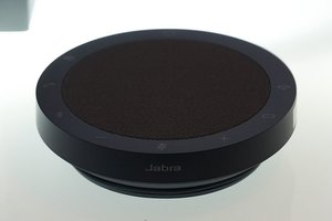 Jabra、快適なオンライン会議をサポートするスピーカーフォン「Speak2