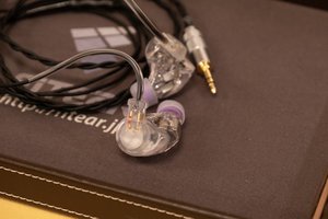 ヘッドフォン祭＞FitEar新IEM「MH335ht」お披露目。iFiのTWSアダプター