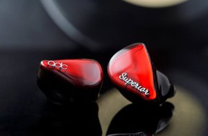 qdc、“真のエントリーユニバーサルIEM”「SUPERIOR」。別売バランス