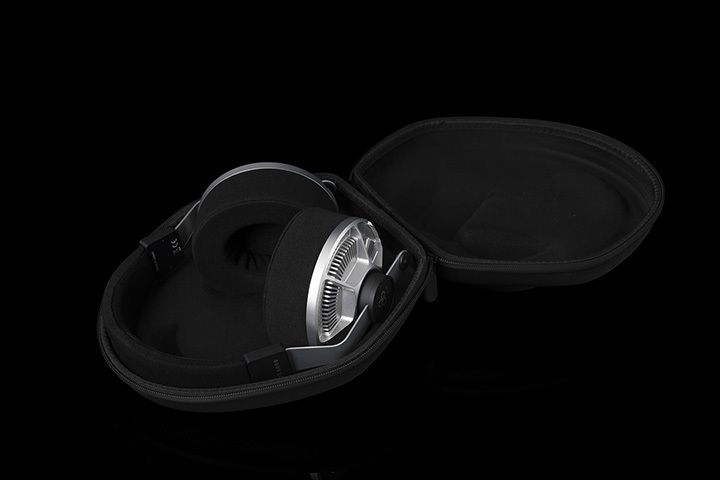 セミハードケース