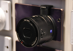 ソニー スマホに接続するレンズ型デジカメ Qx100 Qx10 を国内発表 Phile Web