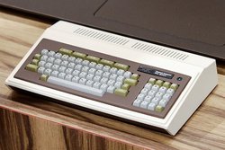 ハル研究所、「PasocomMini PC-8001」を一般発売。ミニ「PCG8100」もセット - PHILE WEB