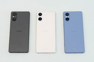 ソニー、最上位と同じセンサーで2眼の「Xperia 5 V」。高音質スピーカー搭載 - AV Watch