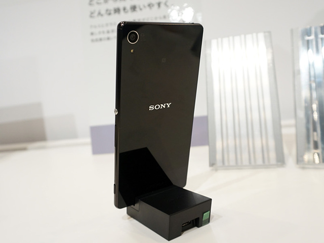 コレクション xperia z4 コーナー キャップ