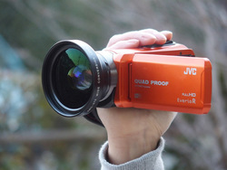 JVCのタフネスビデオカメラ“Everio R”「GZ-RX600/R400」レビュー。水中