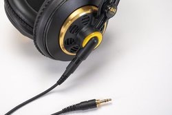 どこを取ってもコスパ良し。セミオープンの銘機、AKG「K240 STUDIO-Y3