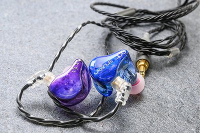 3.5万円でハイエンド級のサウンド。qdcのユニバーサルIEM「Uranus」は