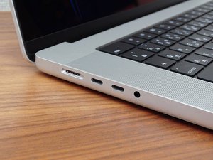 mac book pro 安い 13 ヘッドフォン