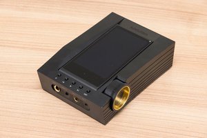 キャリアブルヘッドホンアンプ” がさらに奥深く進化！Astell&Kern「ACRO CA1000T」レビュー (1/3) - PHILE WEB