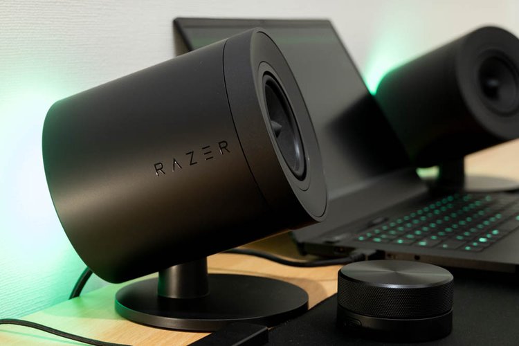 音の良さとド迫力に驚いた、「Razer Nommo V2 Pro」はエンタメ全般を楽しめる2.1chゲーミングスピーカー！ (2/2) - PHILE  WEB