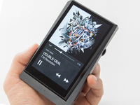 Astell&Kern「AK70」のプレミアムカラー“True Blue” 、1000台限定発売 ...