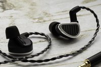 64 Audio、3BAのカスタムIEM入門機「A3t」／ブランド2機種目の